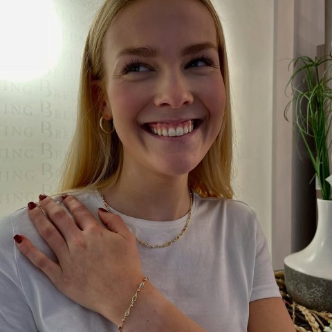 ✨ Neue Lieblingsstücke im Laden ✨ Feine Eleganz trifft auf zeitloses Design – unsere vergoldete Silberkette und das pass...