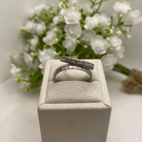 Für ein Versprechen, das ein Leben lang hält. Fischer Trauringe stehen für höchste Qualität, zeitloses Design und echte ...