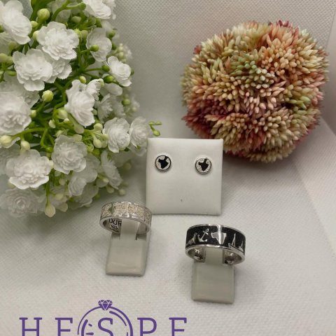 ✨ Natürlich. Kraftvoll. Einzigartig. ✨ Die Dur-Varel Ringe in Silber vereinen edles 925er Silber mit der rauen Schönheit...