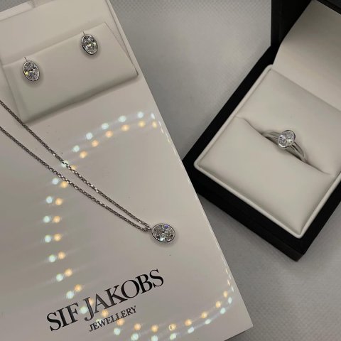 ✨ Sparkle, your way.✨ ? Dieses Set ist die perfekte Balance aus skandinavischem Minimalismus und dem gewissen Extra an ...