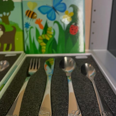 Große Abenteuer für kleine Hände! ?✨ Mit dem neuen Kinderbesteck von Zilverstad wird jede Mahlzeit zur Entdeckungsreise...