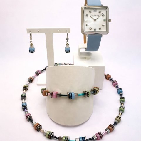 Zeitlose Eleganz trifft auf moderne Farbvielfalt ✨ Dieses Set vereint zarte Pastelltöne mit klaren Formen 