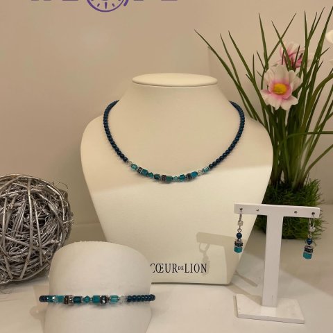 Frische Farben, klare Formen, zeitlose Eleganz ? Dieser Schmuck von COEUR DE LION begeistert mit harmonischen Blau- und...
