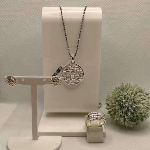 Inspiriert von der Schönheit des Meeres ?✨ Die Schmuckstücke von DUR begeistern mit außergewöhnlichem Design und liebev...