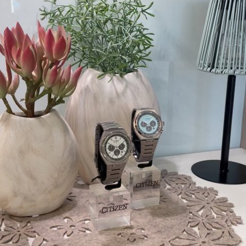⌚ Leicht. Robust. Zeitlos. ⌚ Die Citizen Super Titanium™ Uhren vereinen modernste Technologie mit elegantem Design. Dank...