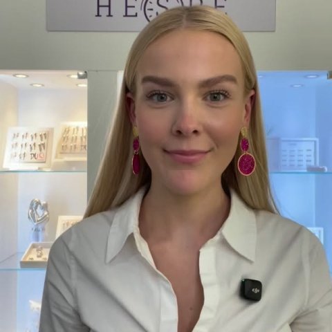?✨ SÀNTIBÉ BIJOUX ist endlich da! ✨ Ihr habt mit uns gerätselt und gewartet – jetzt sind die wunderschönen Schmuckstück...
